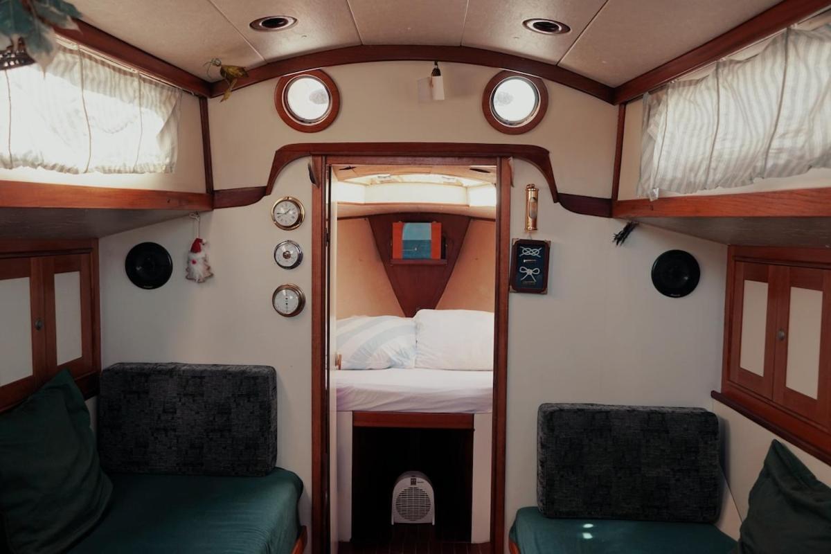Cozy Lisbon Marina Sleepaboard - Sail Away Hotel Eksteriør billede